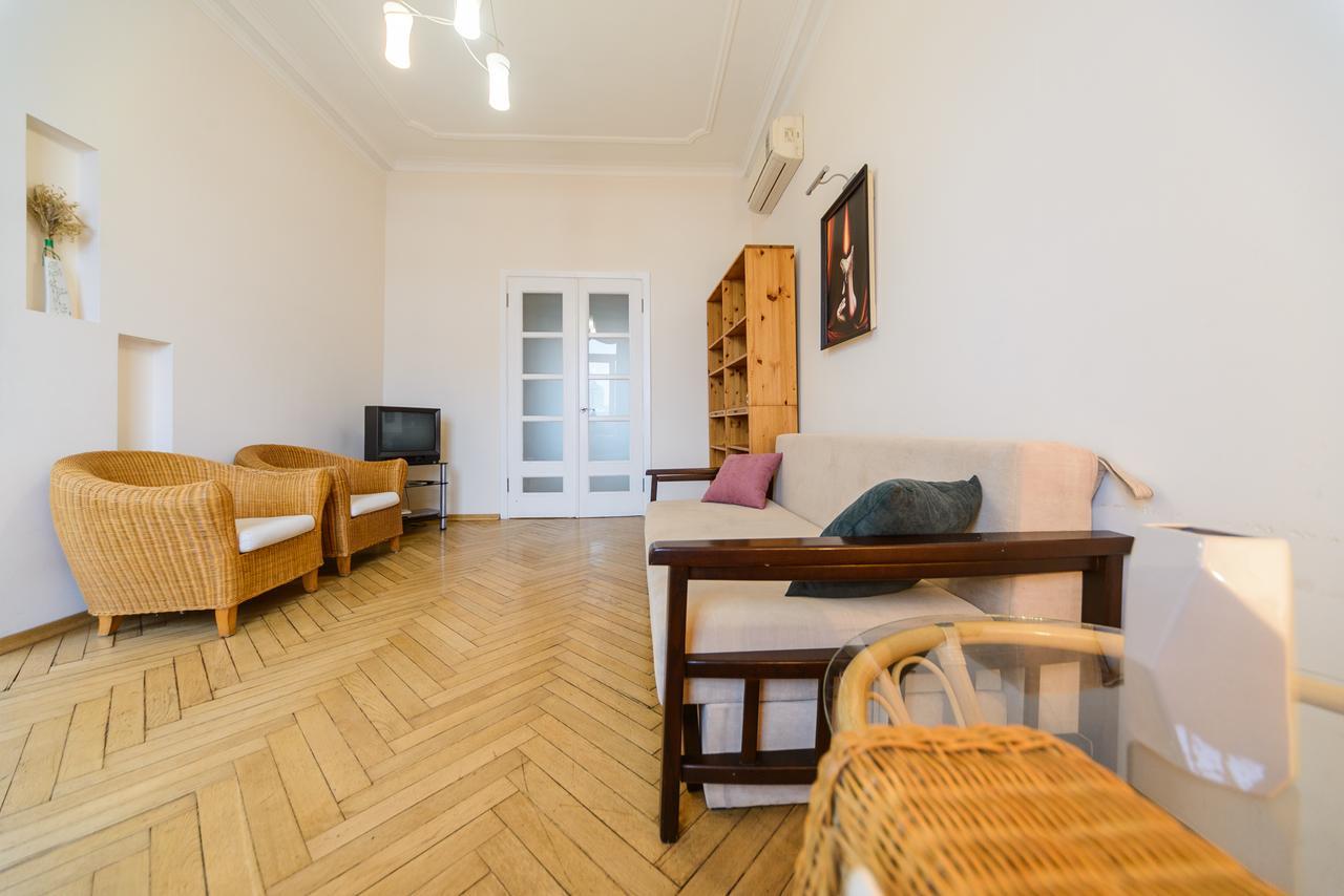 Apartments On Khreschatyk 27 키예프 외부 사진