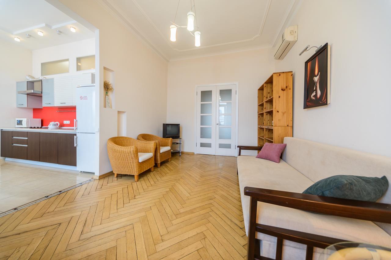 Apartments On Khreschatyk 27 키예프 외부 사진